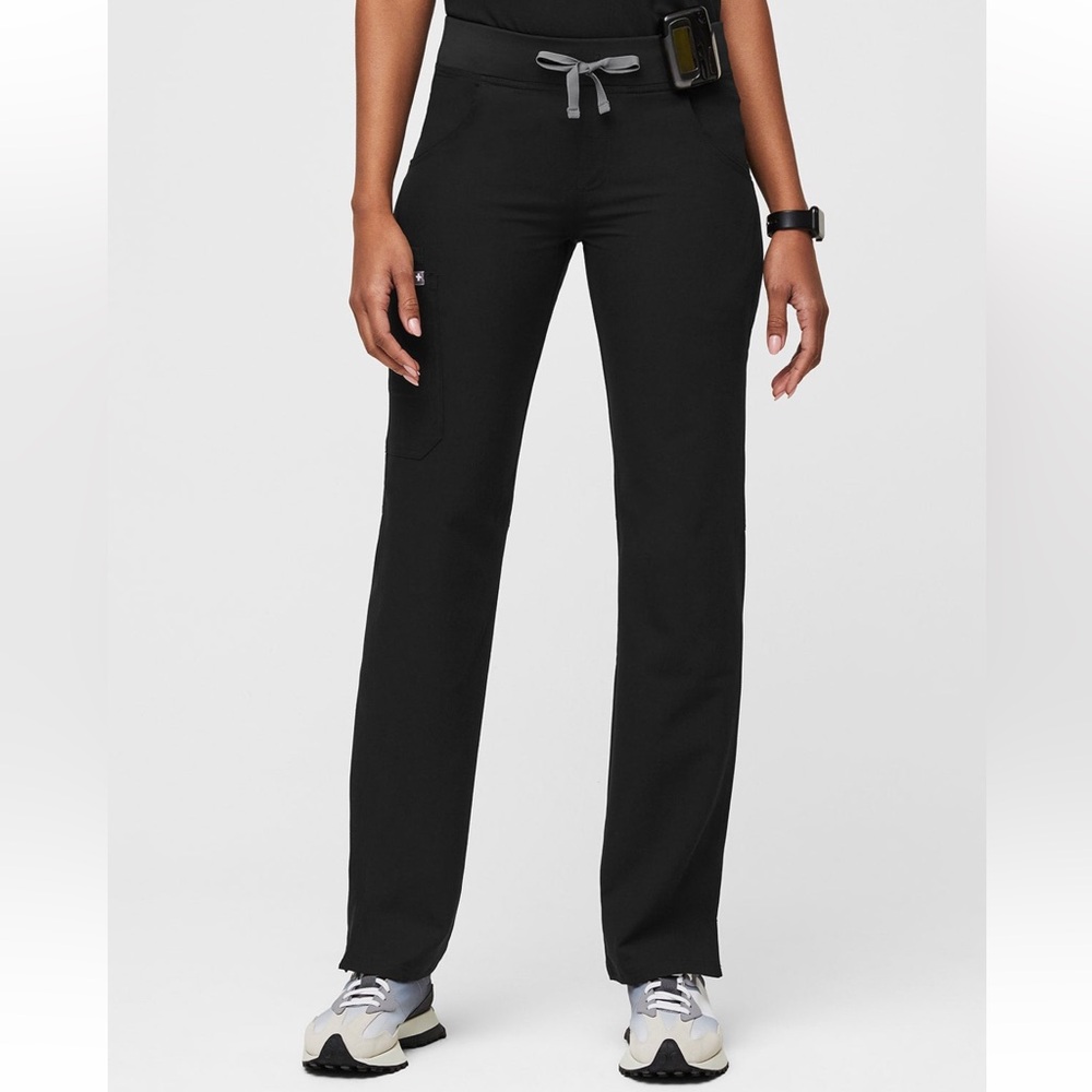NWT FIGS Kade Cargo Scrub Pants